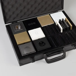 Фото #1 товара Демо-кейс WRA-CASE-MTL-BK-V8 (NOBE, OMALI) (Arlight, Металл)